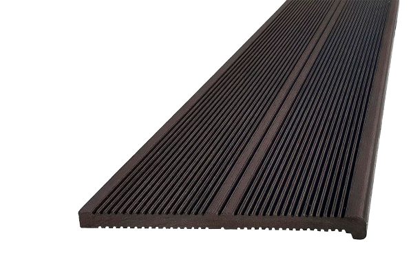 Ступень ДПК Deckron/Darvolex 320*20*4000мм, венге